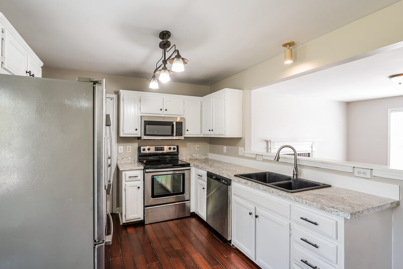 2,230/Mo, 2800 Overton Dr Thompsons Station, TN 37179 Kitchen View