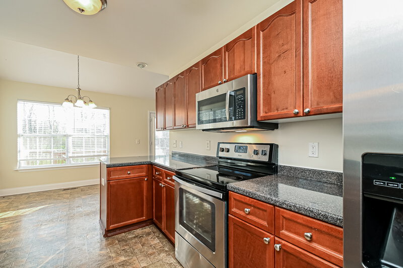 0/Mo, 1565 Bridgecrest Dr Antioch, TN 37013 Kitchen View