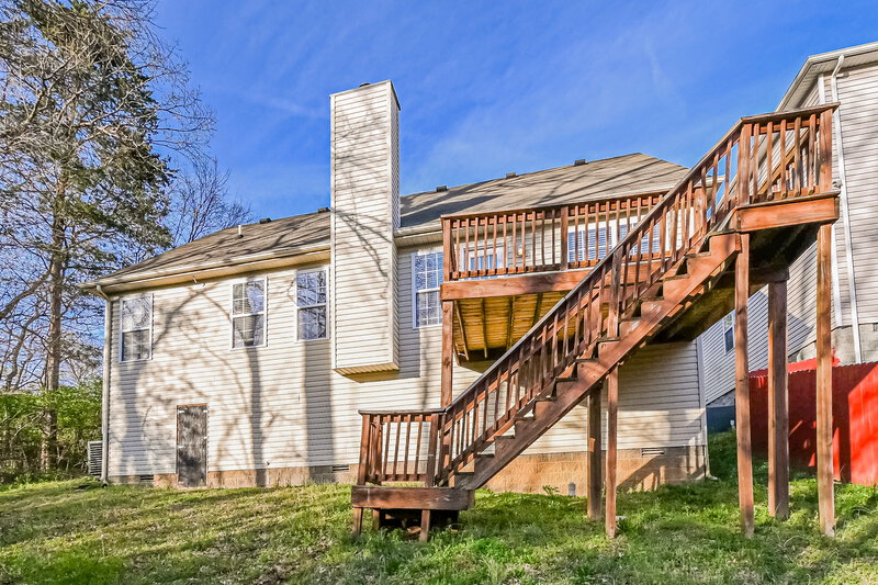 0/Mo, 1565 Bridgecrest Dr Antioch, TN 37013 Rear View