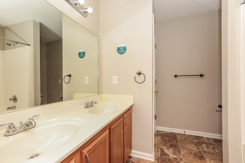 3,410/Mo, 2184 Spring Hill Cir Spring Hill, TN 37174 Main Bathroom View