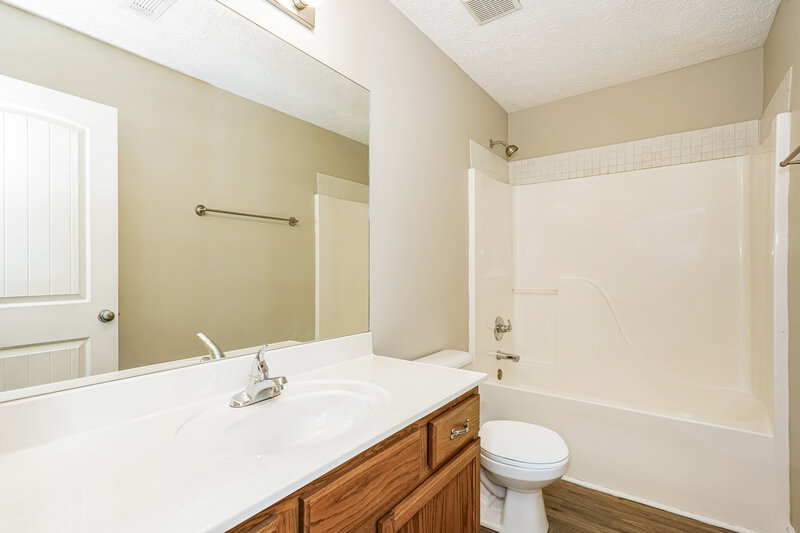 2,165/Mo, 3155 Hardwood Dr Murfreesboro, TN 37129 Main Bathroom View 2
