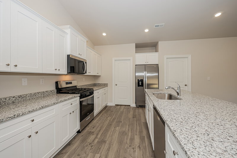 2,155/Mo, 3463 Quintana Dr Murfreesboro, TN 37127 Kitchen View 2