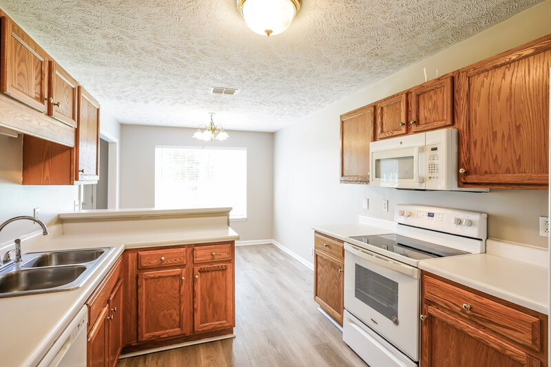 1,990/Mo, 1187 Saint Andrews Dr Murfreesboro, TN 37127 Kitchen View 2