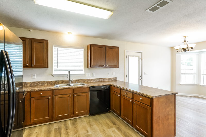 2,100/Mo, 608 Birchbrook Ct Antioch, TN 37013 Kitchen View