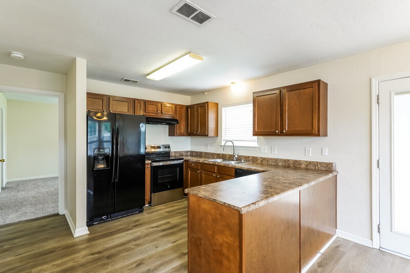 2,100/Mo, 608 Birchbrook Ct Antioch, TN 37013 Kitchen View 2