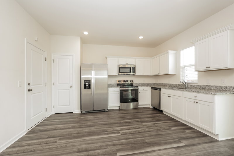 2,000/Mo, 3577 Fellowship Rd Columbia, TN 38401 Dining Room View 2