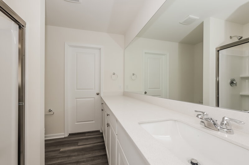 2,000/Mo, 3577 Fellowship Rd Columbia, TN 38401 Main Bathroom View 2