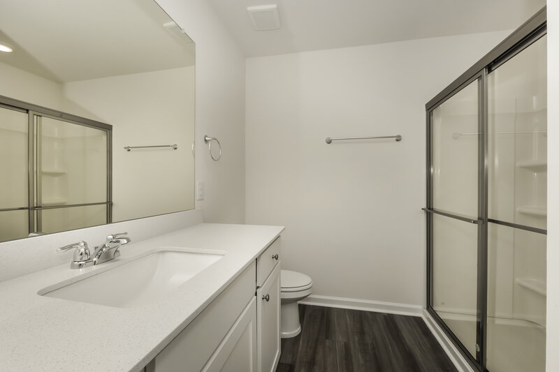 2,220/Mo, 3565 Fellowship Rd Columbia, TN 38401 Main Bathroom View