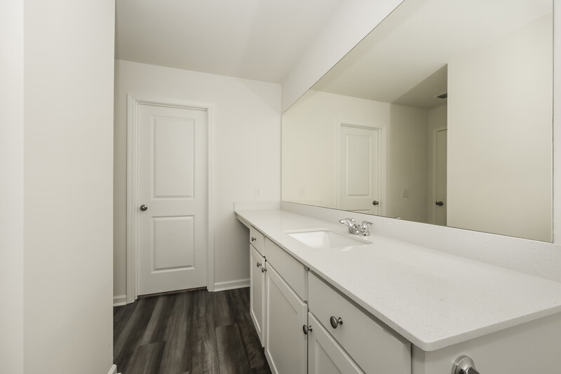 2,220/Mo, 3565 Fellowship Rd Columbia, TN 38401 Main Bathroom View 2