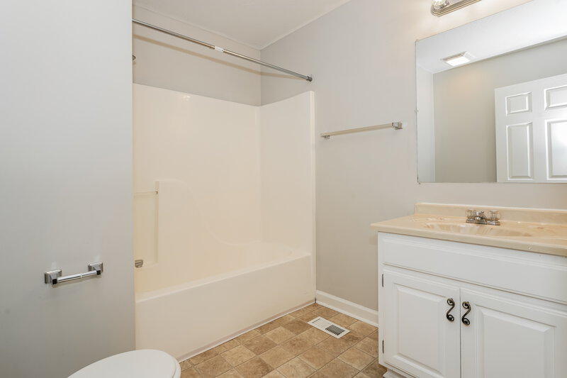 1,835/Mo, 4003 Pewter Trl Spring Hill, TN 37174 Main Bathroom View