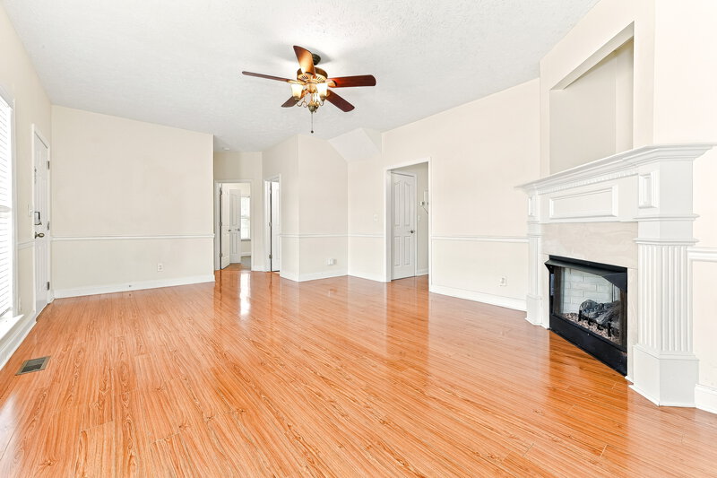 2,715/Mo, 3011 Overhill Ct Murfreesboro, TN 37130 Living Room View 2