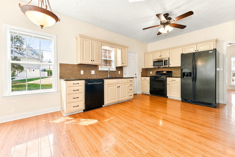 2,715/Mo, 3011 Overhill Ct Murfreesboro, TN 37130 Kitchen View