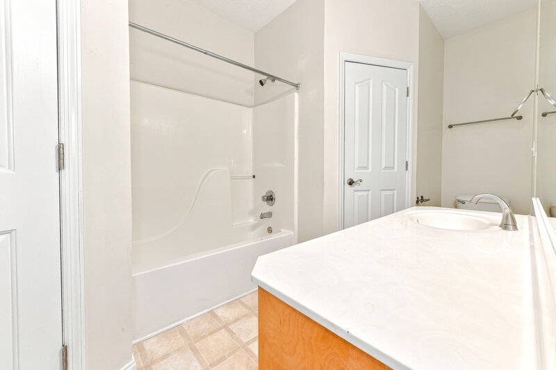2,715/Mo, 3011 Overhill Ct Murfreesboro, TN 37130 Primary Bathroom View