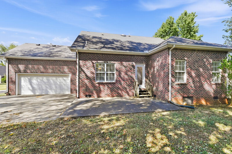 2,715/Mo, 3011 Overhill Ct Murfreesboro, TN 37130 Rear View