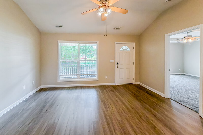 2,405/Mo, 304 Cheairs Ct Spring Hill, TN 37174 Living Room View