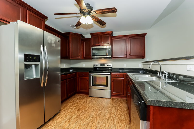 2,225/Mo, 2015 Slayton Dr Spring Hill, TN 37174 Kitchen View