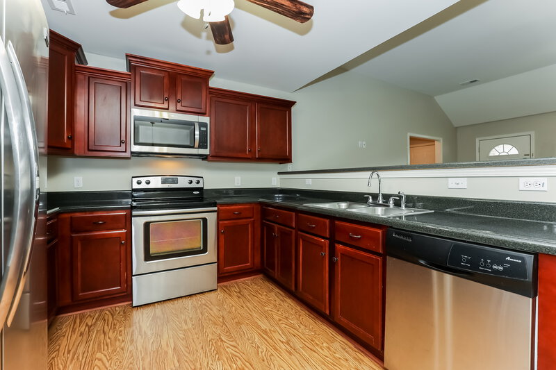 2,225/Mo, 2015 Slayton Dr Spring Hill, TN 37174 Kitchen View 2
