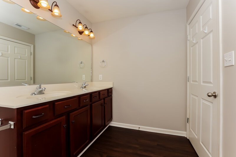 2,225/Mo, 2015 Slayton Dr Spring Hill, TN 37174 Main Bathroom View