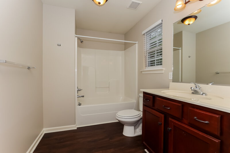 2,225/Mo, 2015 Slayton Dr Spring Hill, TN 37174 Main Bathroom View 2