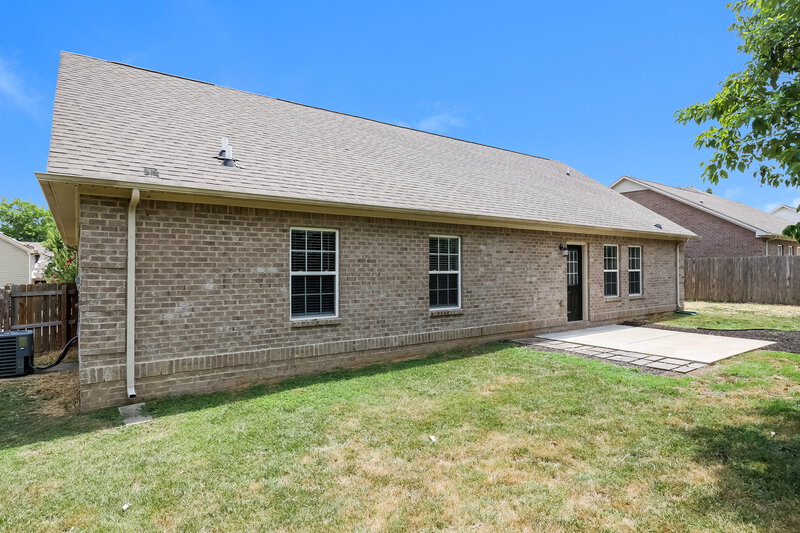2,225/Mo, 2015 Slayton Dr Spring Hill, TN 37174 Rear View