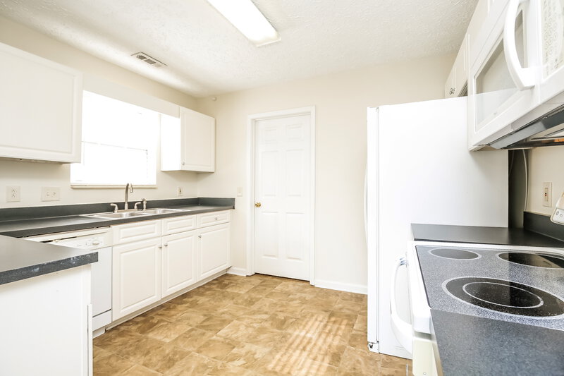 3,560/Mo, 3508 Glenfalls Dr Hermitage, TN 37076 Kitchen View