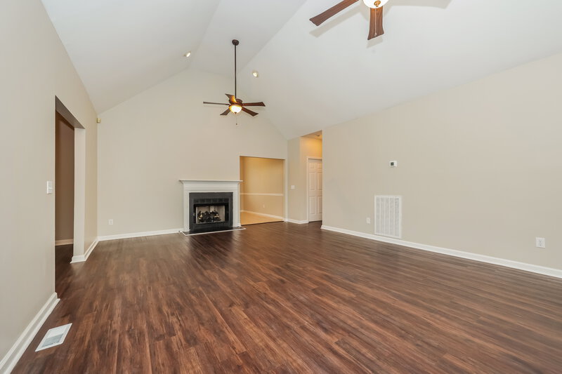 2,135/Mo, 2607 Kelly Close Murfreesboro, TN 37130 Living Room View 2