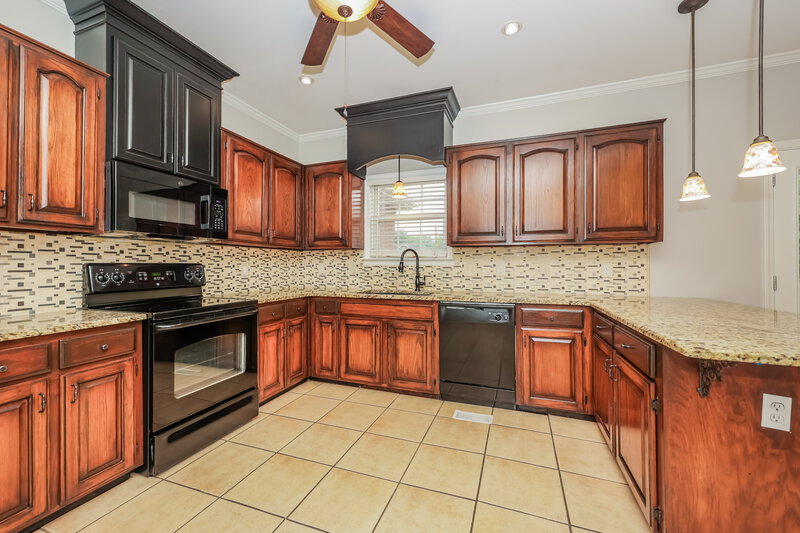2,135/Mo, 2607 Kelly Close Murfreesboro, TN 37130 Kitchen View 2