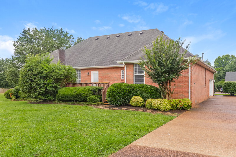 2,135/Mo, 2607 Kelly Close Murfreesboro, TN 37130 Rear View