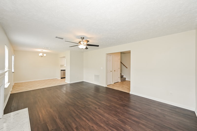 1,995/Mo, 305 Indian Park Dr Murfreesboro, TN 37128 Living Room View