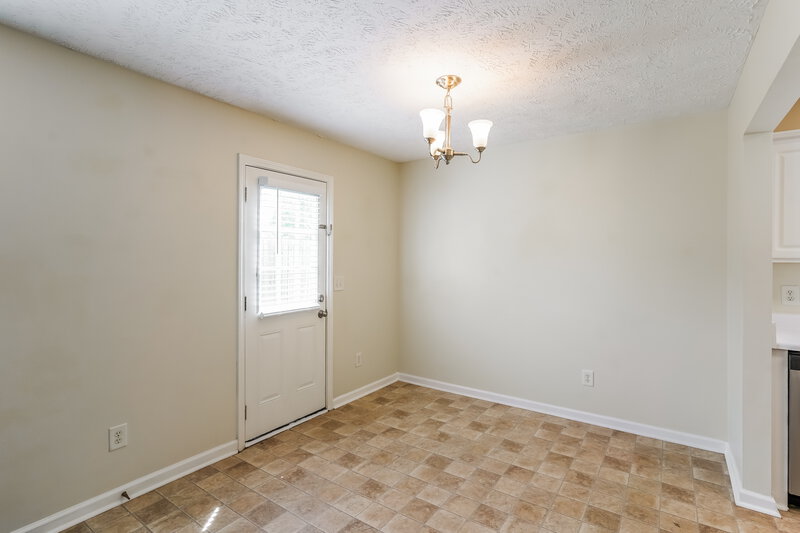 2,050/Mo, 305 Indian Park Dr Murfreesboro, TN 37128 Dining Room View