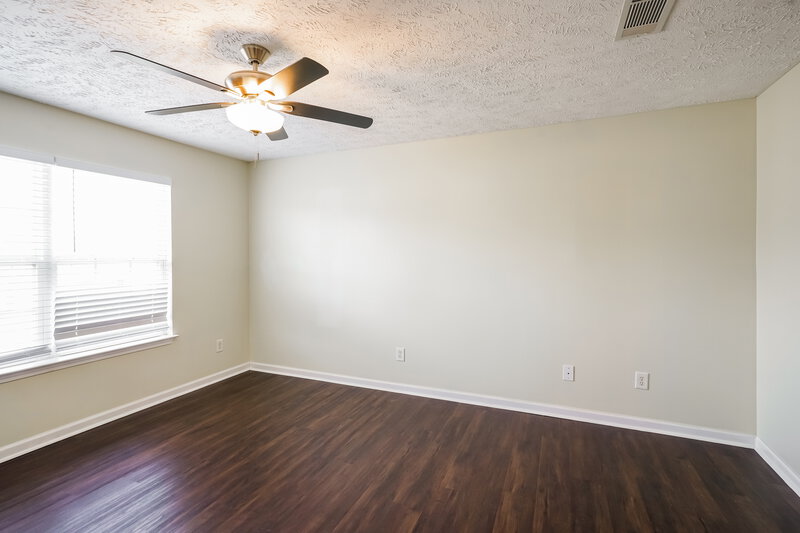 2,050/Mo, 305 Indian Park Dr Murfreesboro, TN 37128 Main Bedroom View