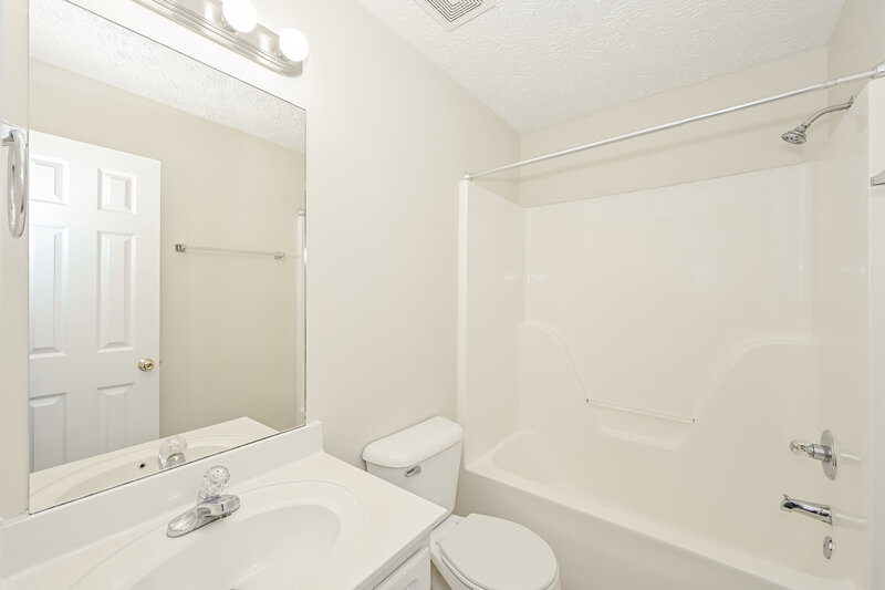 1,995/Mo, 305 Indian Park Dr Murfreesboro, TN 37128 Bathroom View