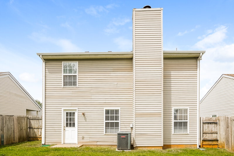 2,050/Mo, 305 Indian Park Dr Murfreesboro, TN 37128 Rear View