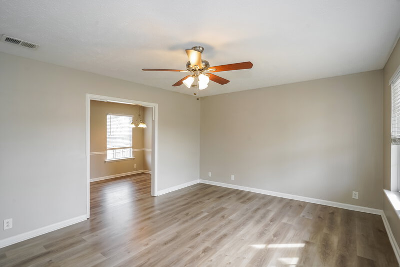 1,985/Mo, 1081 Lakewalk Dr Antioch, TN 37013 Living Room View 2