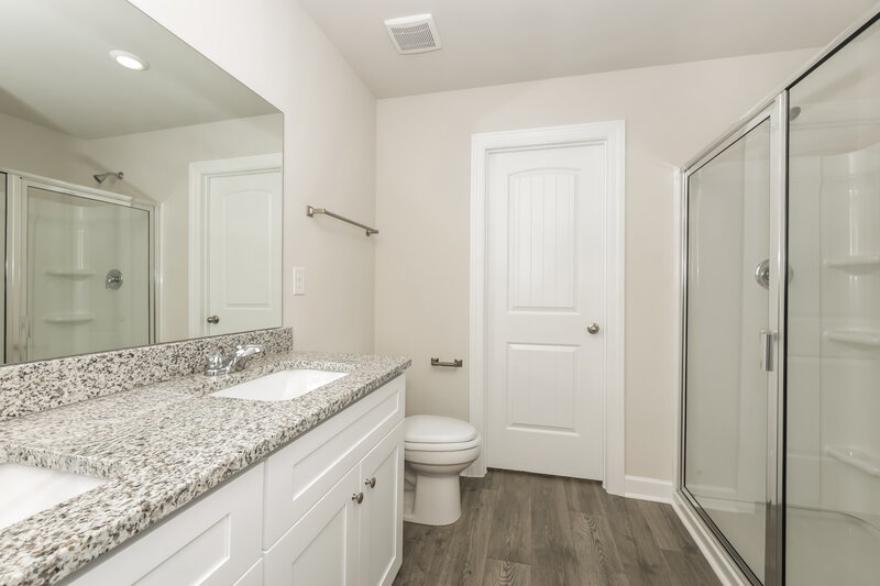 2,225/Mo, 3513 Quintana Dr Murfreesboro, TN 37127 Main Bathroom View