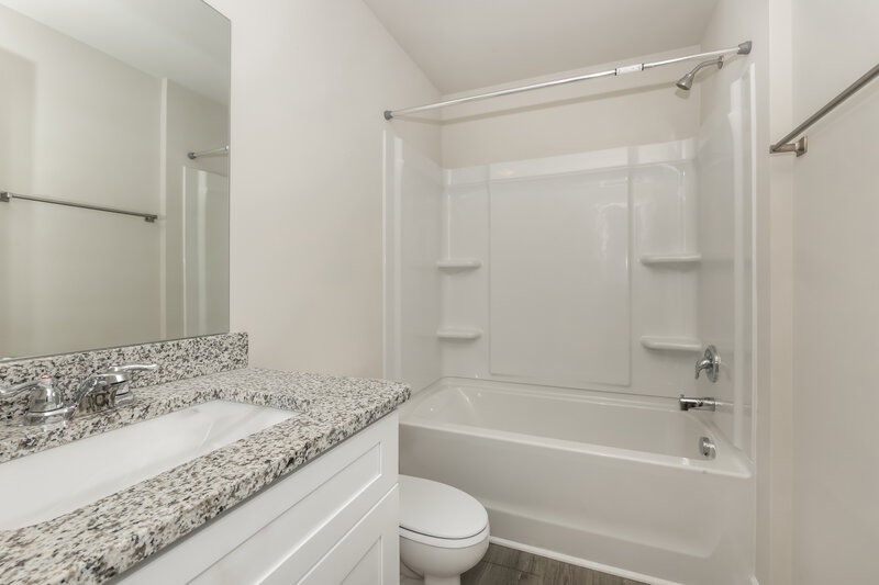 2,225/Mo, 3513 Quintana Dr Murfreesboro, TN 37127 Bathroom View