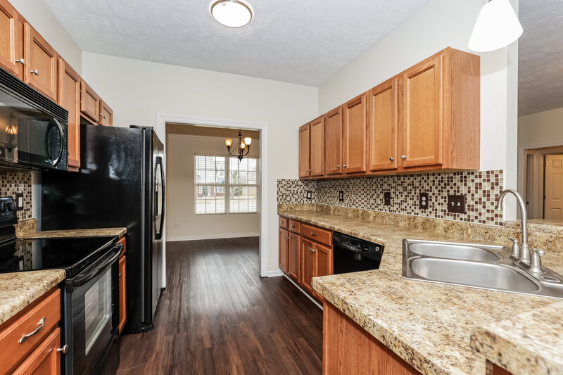 2,085/Mo, 3326 Hamberton Cir Murfreesboro, TN 37128 Kitchen View 2