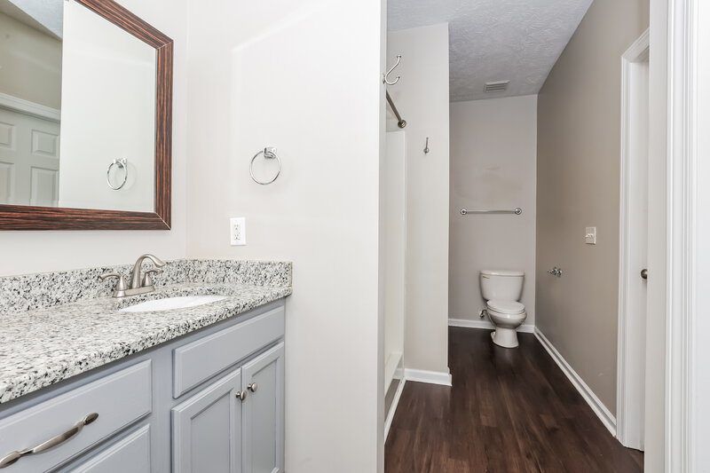 2,085/Mo, 3326 Hamberton Cir Murfreesboro, TN 37128 Main Bathroom View