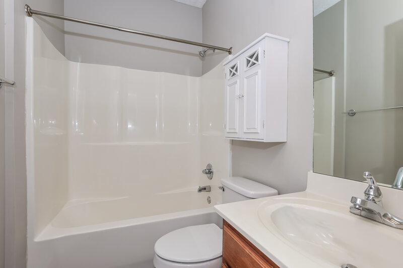 2,085/Mo, 3326 Hamberton Cir Murfreesboro, TN 37128 Bathroom View