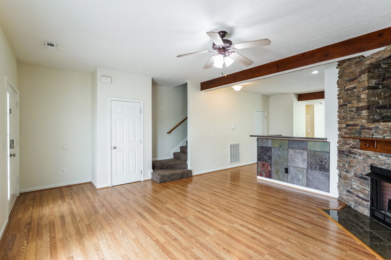 2,000/Mo, 7212 Legacy Dr Antioch, TN 37013 Living Room View 2