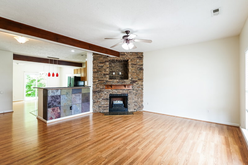 2,000/Mo, 7212 Legacy Dr Antioch, TN 37013 Living Room View 3