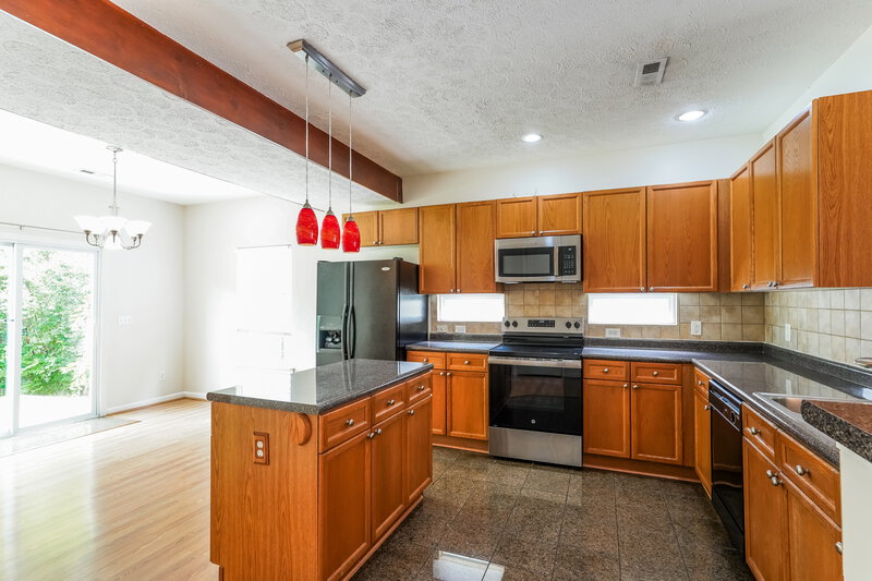 2,000/Mo, 7212 Legacy Dr Antioch, TN 37013 Kitchen View 2