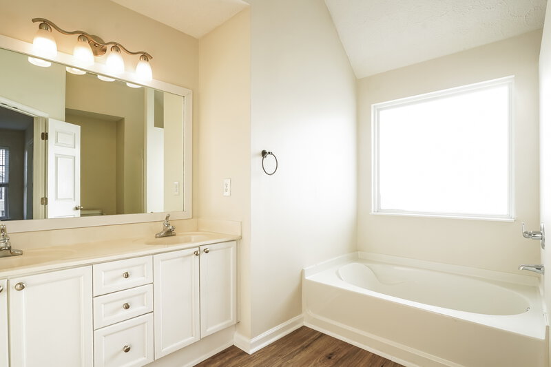 2,165/Mo, 7212 Legacy Dr Antioch, TN 37013 Main Bathroom View