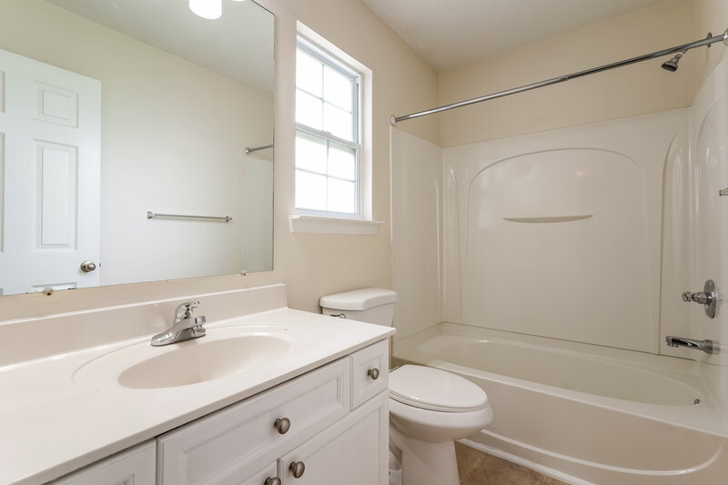 2,000/Mo, 7212 Legacy Dr Antioch, TN 37013 Bathroom View