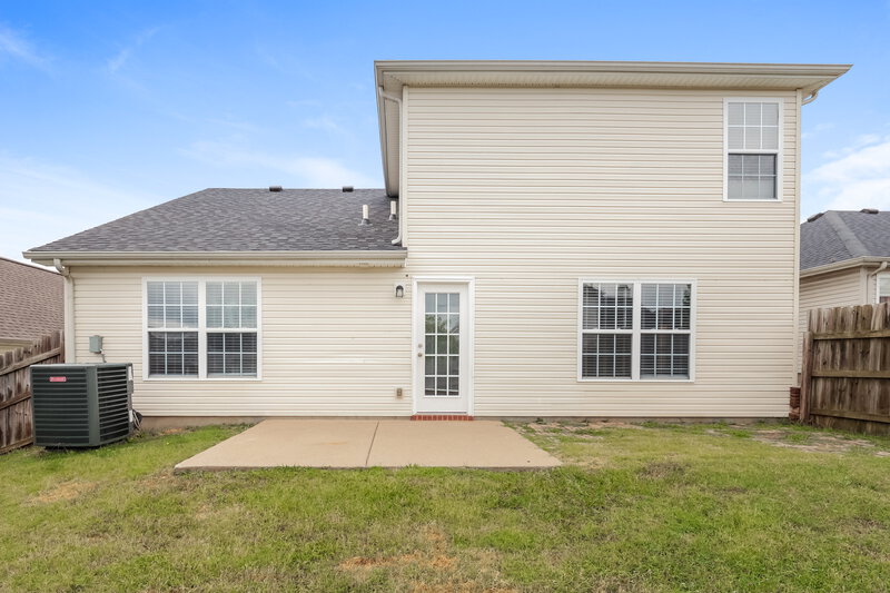 2,215/Mo, 329 Sarna Dr La Vergne, TN 37086 Rear View