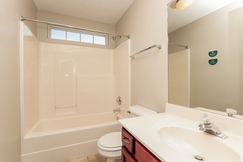 2,150/Mo, 1057 Blue Mountain Ln Antioch, TN 37013 Bathroom View