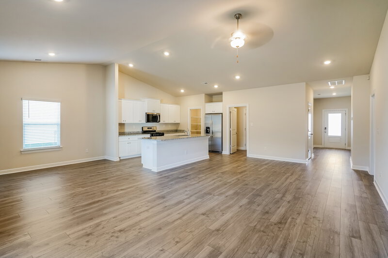 2,245/Mo, 3451 Quintana Dr Murfreesboro, TN 37127 Living Room View 2