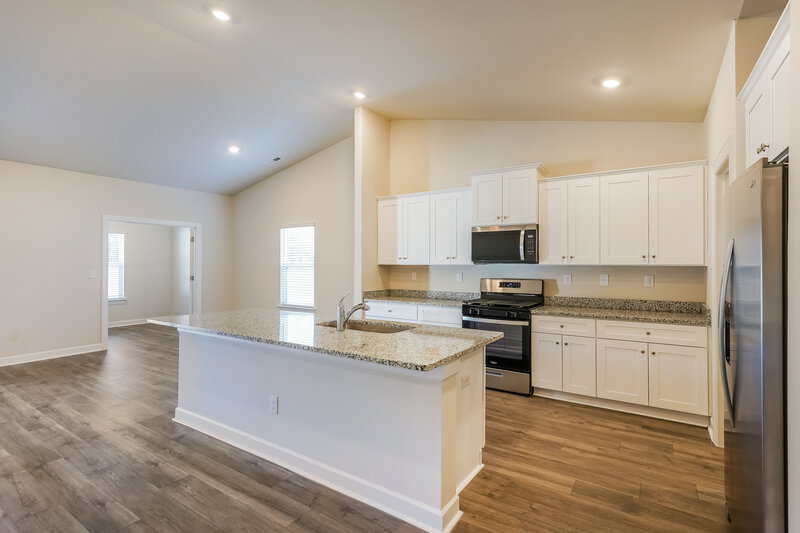 2,245/Mo, 3451 Quintana Dr Murfreesboro, TN 37127 Kitchen View 2