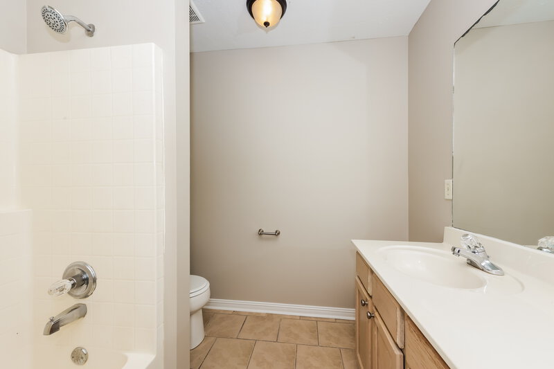 2,290/Mo, 373 Davids Way La Vergne, TN 37086 Bathroom View