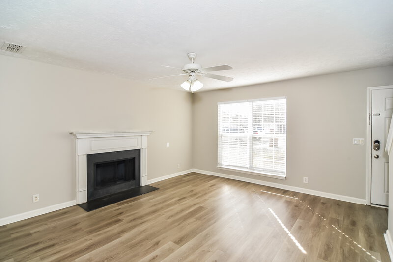 2,005/Mo, 3048 Swilly Ct Murfreesboro, TN 37128 Living Room View 2